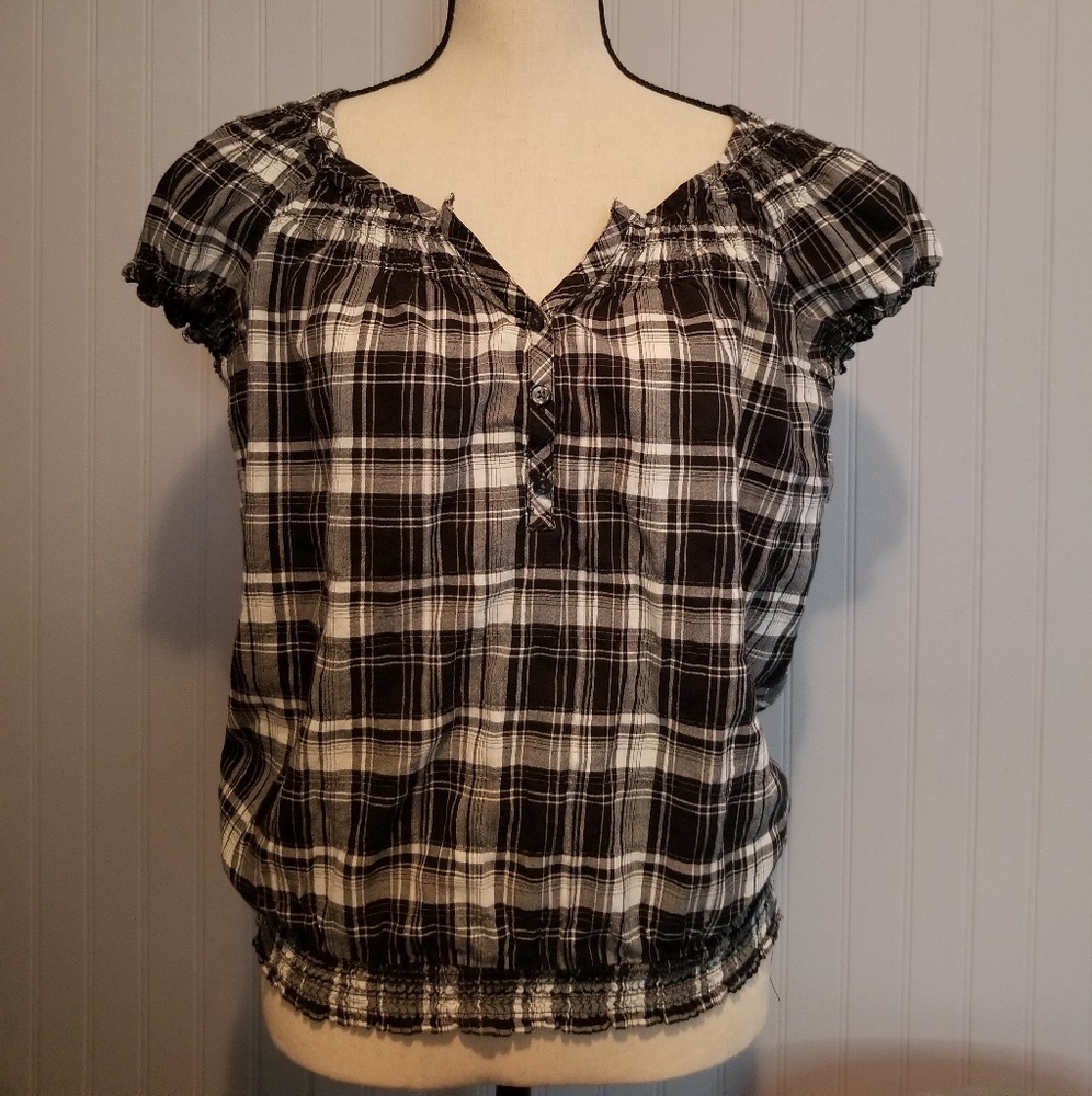 Super Cute Crop Sleeve Shirt